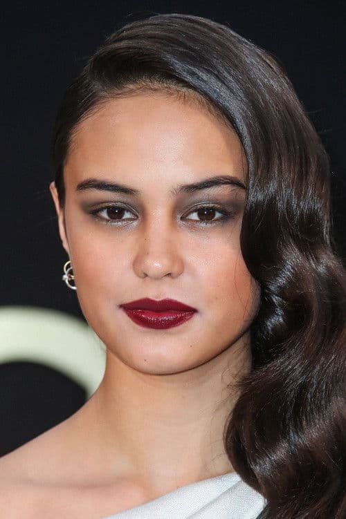 Courtney Eaton profile photo