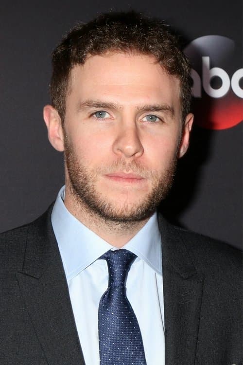 Iain De Caestecker profile photo