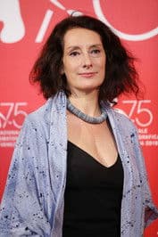 Flávia Castro profile photo