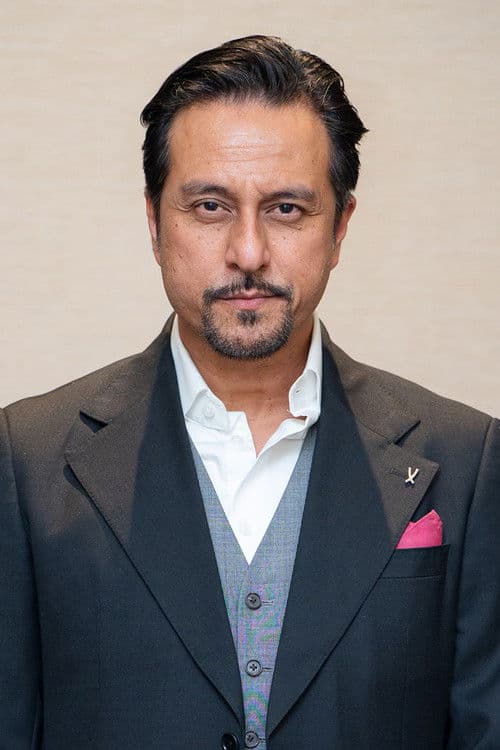 Bront Palarae profile photo