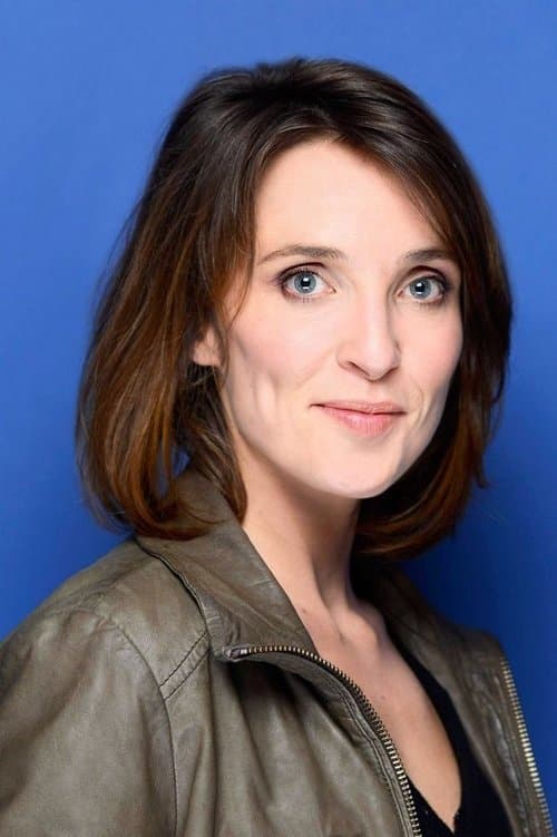 Alix Poisson profile photo