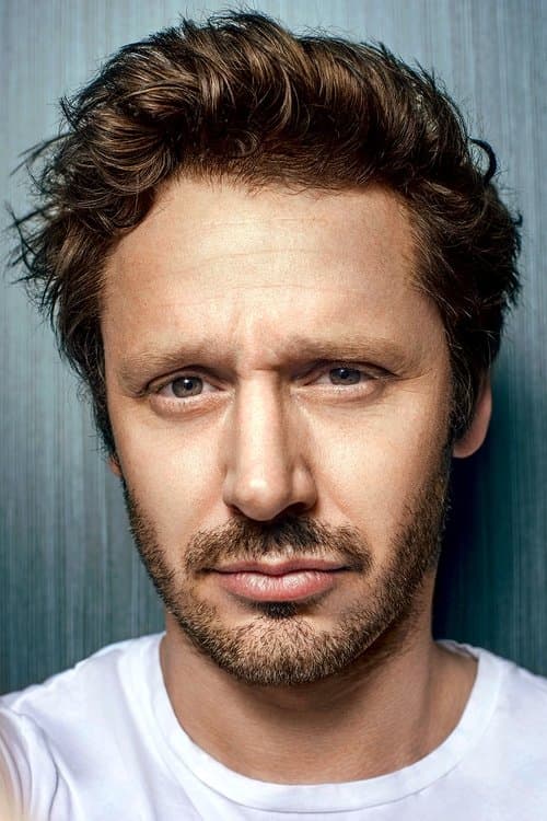 Benjamín Vicuña profile photo