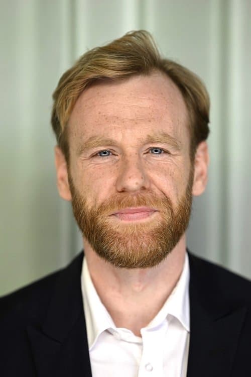 Brian Gleeson profile photo