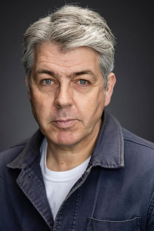 Oliver Senton profile photo