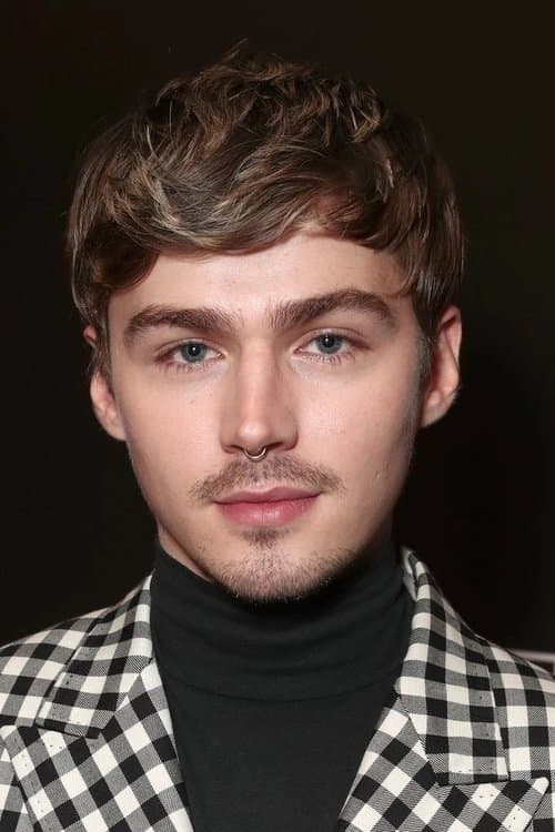 Miles Heizer profile photo