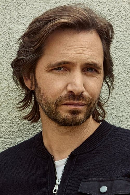 Aaron Stanford profile photo