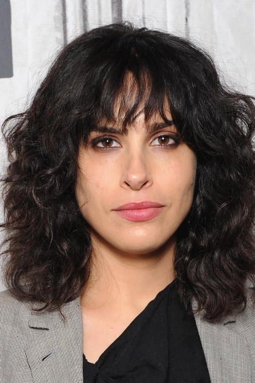 Desiree Akhavan profile photo