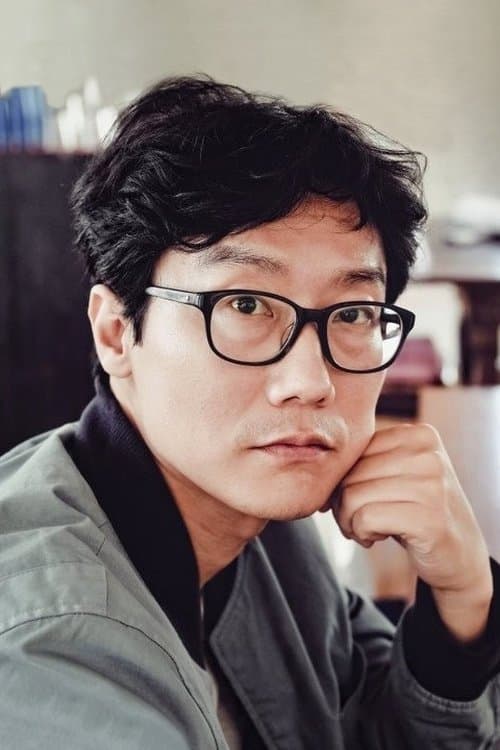 Hwang Dong-hyuk profile photo