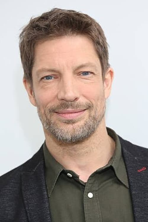 Mickey Hardt profile photo