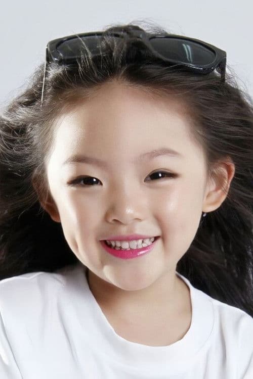 刘艺菲 profile photo