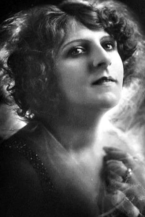 Minnie Chaplin profile photo