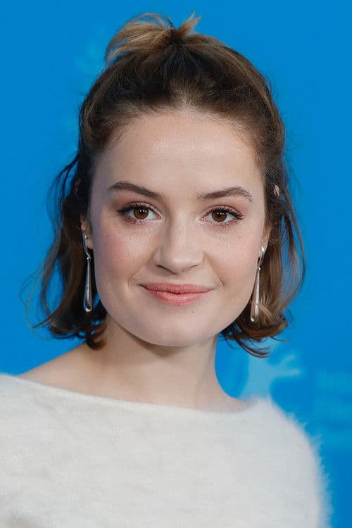 Ella Øverbye profile photo