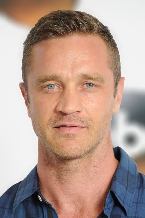 Devon Sawa profile photo