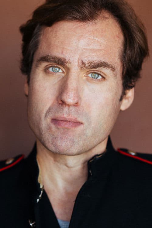 Julian Elfer profile photo