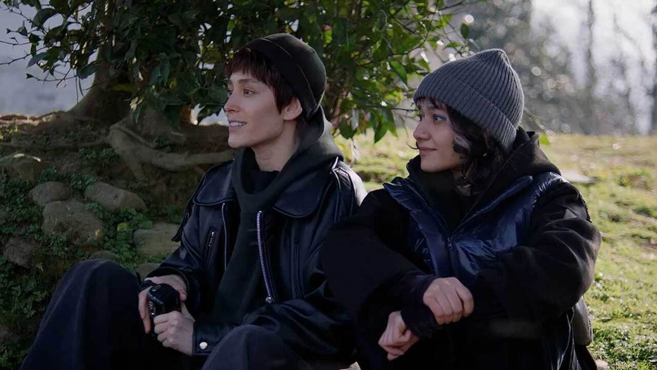 Between Dreams and Hope